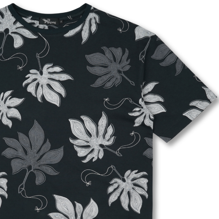 和柄 メンズ半袖Tシャツ ＜鞍馬天狗のうちわ/黒白＞ | 京友禅アロハ