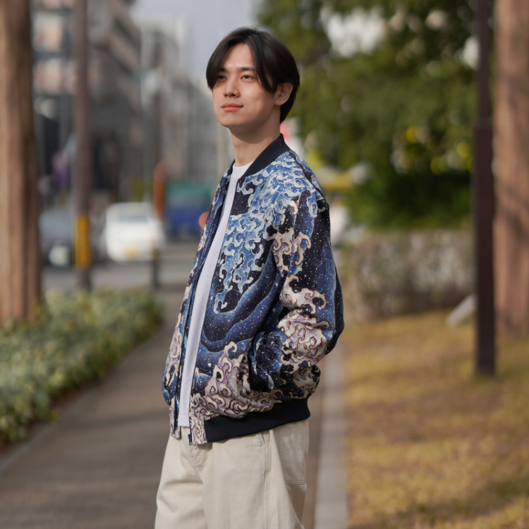【美品/希少】PAZZO ヴィンテージ 異素材コンビスタジャン アーチロゴ 葛飾北斎 ブルゾン ＜怒涛図男浪/紺＞ | 京友禅アロハシャツ【Pagong