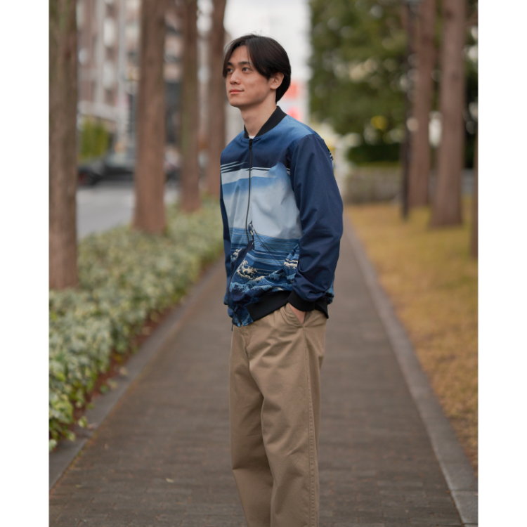 葛飾北斎 リバーシブルブルゾン ＜甲州石班澤×大波/濃紺＞ | 京友禅