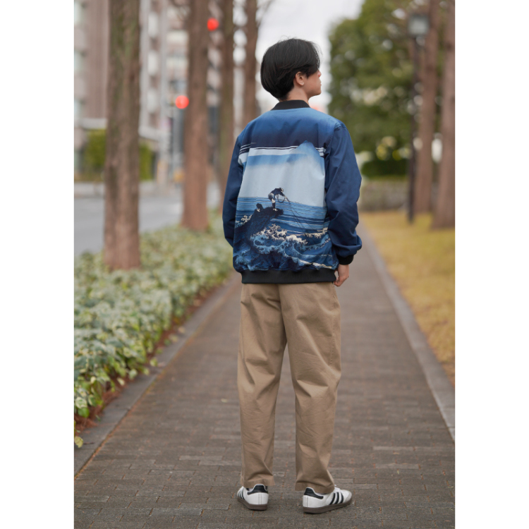 葛飾北斎 リバーシブルブルゾン ＜甲州石班澤×大波/濃紺＞ | 京友禅