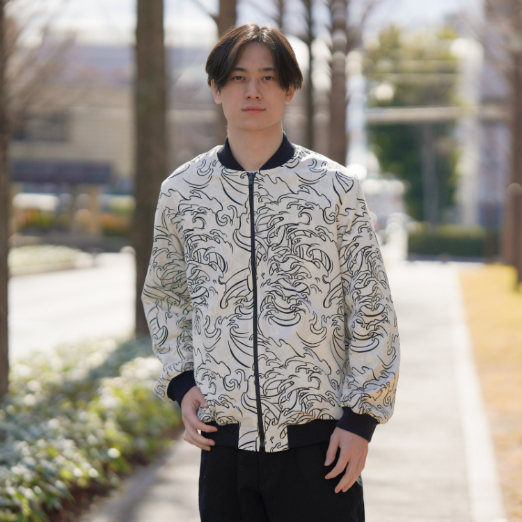 祇園だるま リバーシブルブルゾン ＜招福だるま×額波/黒白＞ | 京友禅