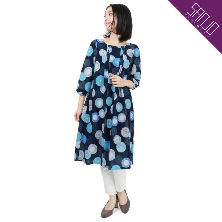 花柄 ピンタックワンピース ロング 菊花 ネイビー ブルー Sanjo By Pagong Pagong公式通販サイト Pagong ネットショップ